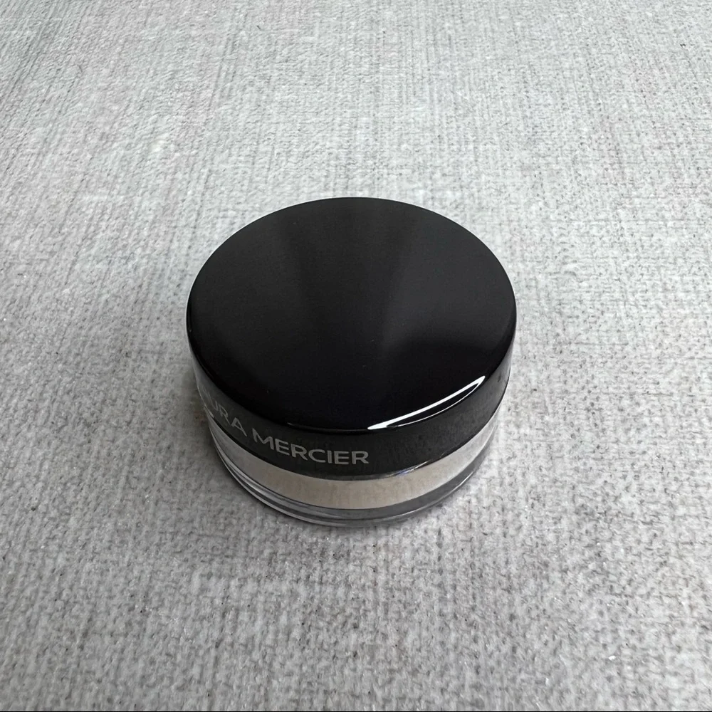 ❤️3 for $30❤️ Laura Mercier Translucent Powder mini
